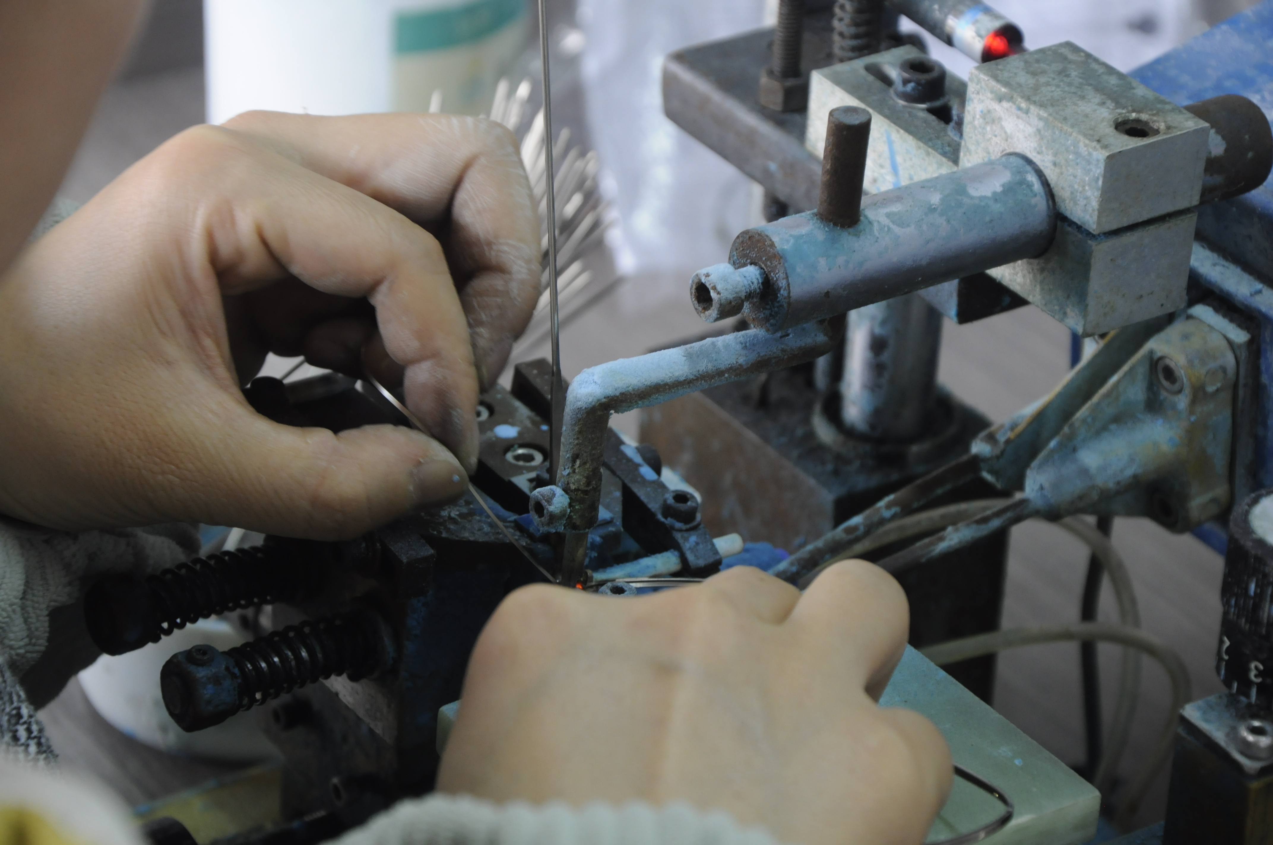 Metal Eyewear welding.JPG Metal Eyewear welding.JPG